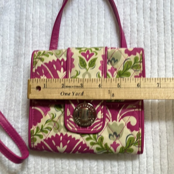 Vera Bradley cross body - Picture 6 of 8